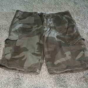 AE Y2K Cargo Shorts